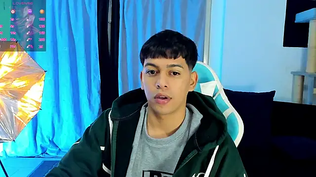 Snapshot of Franco_Rizzo_ chatting on 10/26/25, 04:40 Franco Rizzo online show from 10/26/25, 04:40