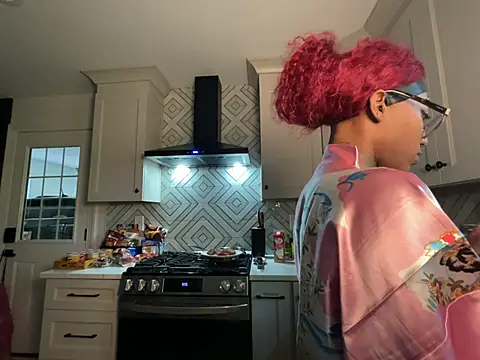 Snapshot of VixenCapri chatting on 04/11/26, 12:53 VixenCapri online show from 04/11/26, 12:53