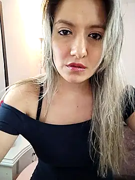 valeriahunter1 online show from 12/01/25, 10:26