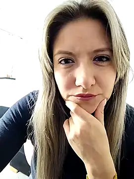 Snapshot of valeriahunter1 chatting on 02/06/26, 11:30 valeriahunter1 online show from 02/06/26, 11:30