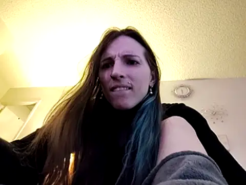 Snapshot of SmokeShow686 chatting on 04/11/26, 12:53 SmokeShow686 online show from 04/11/26, 12:53