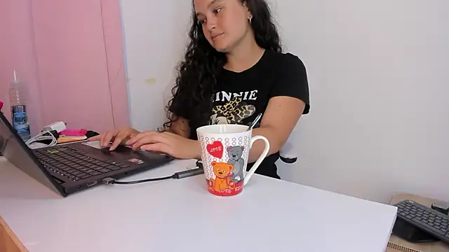 kattypinkk online show from 01/16/26, 11:53