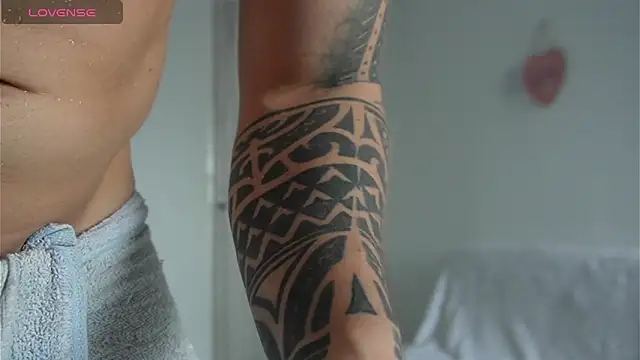 Snapshot of Muscle_King_Cum chatting on 03/27/26, 01:55 Muscle King Cum online show from 03/27/26, 01:55