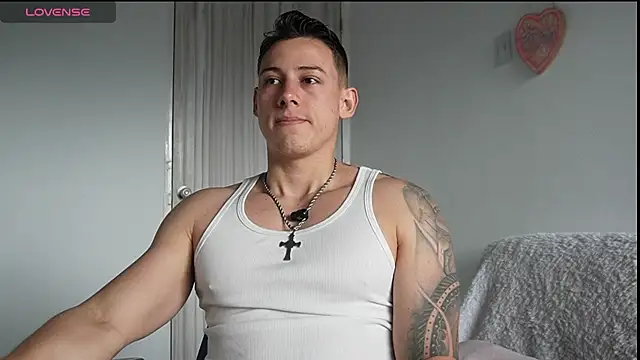 Snapshot of Muscle_King_Cum chatting on 07/04/26, 01:50 Muscle King Cum online show from 07/04/26, 01:50