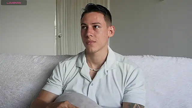 Snapshot of Muscle_King_Cum chatting on 07/13/26, 01:36 Muscle King Cum online show from 07/13/26, 01:36