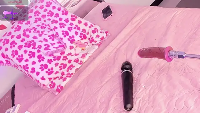 Hilary Smile  online show from 03/11/25, 10:09