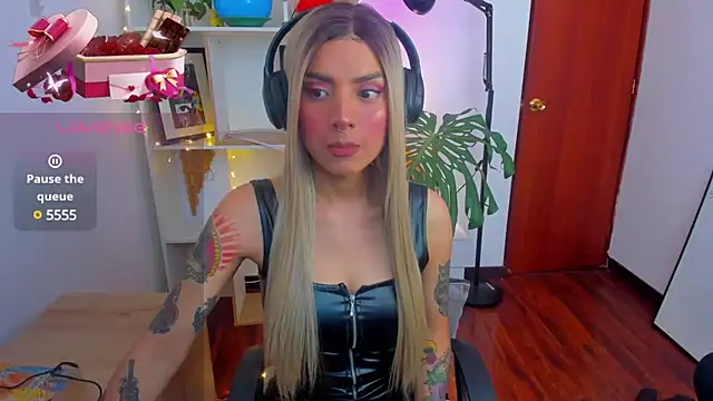 Snapshot of Yeriawaddell_ chatting on 01/06/25, 03:40 Yeriawaddell  online show from 01/06/25, 03:40