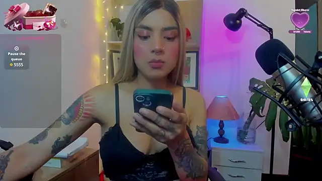 Snapshot of Yeriawaddell_ chatting on 01/21/25, 02:00 Yeriawaddell  online show from 01/21/25, 02:00