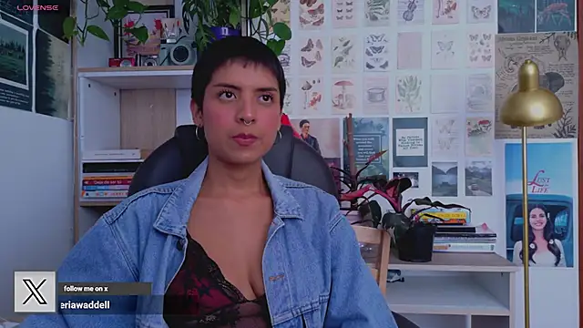 Yeriawaddell  online show from 06/22/26, 09:34