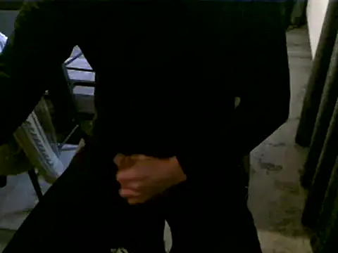 Snapshot of hornyman18cm39 chatting on 12/29/24, 11:18 hornyman18cm39 online show from 12/29/24, 11:18