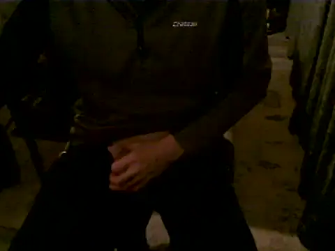 Snapshot of hornyman18cm39 chatting on 01/01/25, 06:58 hornyman18cm39 online show from 01/01/25, 06:58