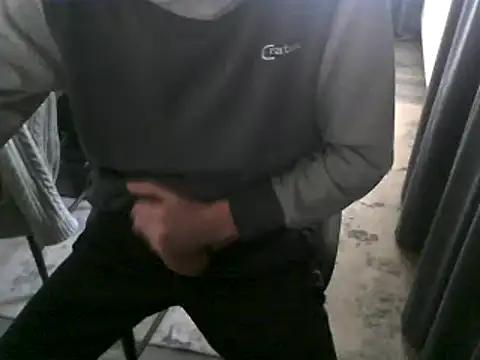 Snapshot of hornyman18cm39 chatting on 01/29/25, 11:30 hornyman18cm39 online show from 01/29/25, 11:30