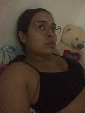 Snapshot of JuanaSimons chatting on 03/29/26, 01:49 JuanaSimons online show from 03/29/26, 01:49