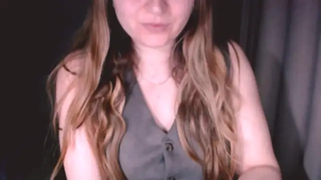 Snapshot of fiona_cute_2 chatting on 04/20/26, 07:15 fiona cute 2 online show from 04/20/26, 07:15