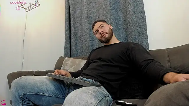 SebastianVilla  online show from 09/26/25, 12:14