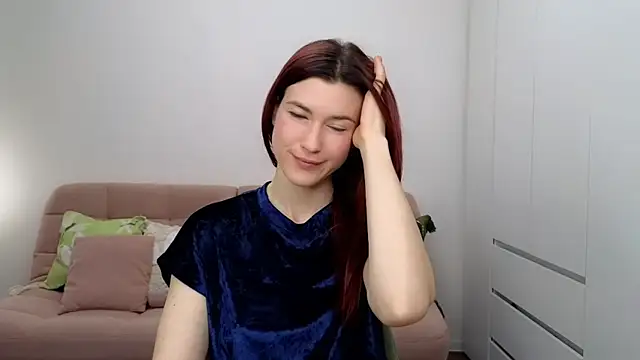 AliciaNewell online show from 11/05/25, 08:47