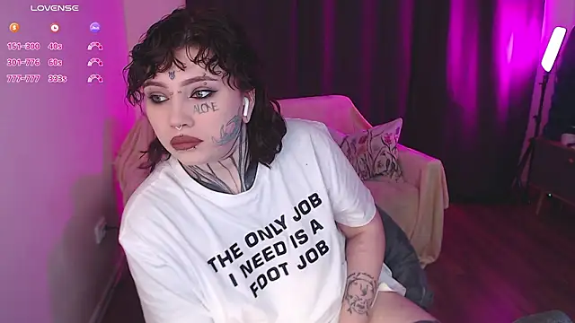 Snapshot of tradishka chatting on 03/27/26, 08:19 tradishka online show from 03/27/26, 08:19