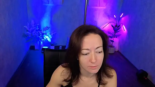 Snapshot of kimberlyray777 chatting on 10/16/25, 01:06 kimberlyray777 online show from 10/16/25, 01:06