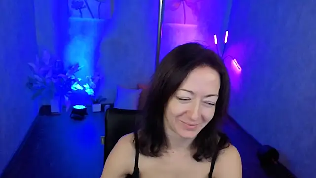 Snapshot of kimberlyray777 chatting on 10/25/25, 05:26 kimberlyray777 online show from 10/25/25, 05:26