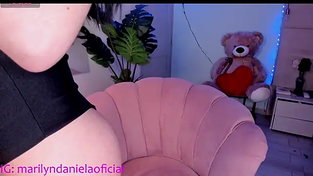 Snapshot of Marily_Daniela_ chatting on 03/09/25, 03:32 Marily Daniela online show from 03/09/25, 03:32