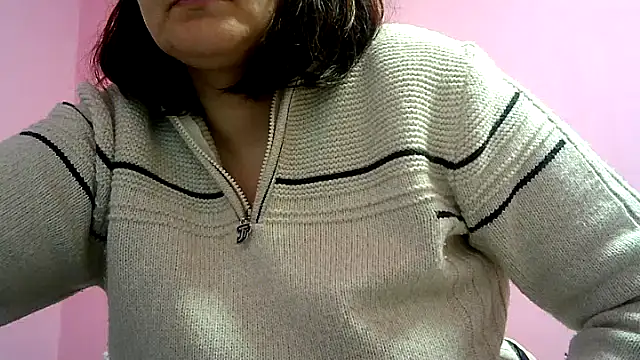 Snapshot of Lucinka1 chatting on 12/16/24, 03:22 Lucinka1 online show from 12/16/24, 03:22