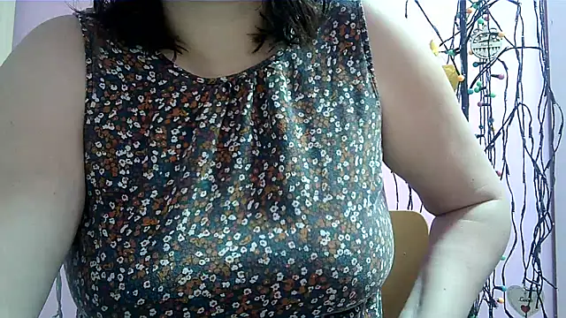 Snapshot of Lucinka1 chatting on 02/01/25, 05:58 Lucinka1 online show from 02/01/25, 05:58