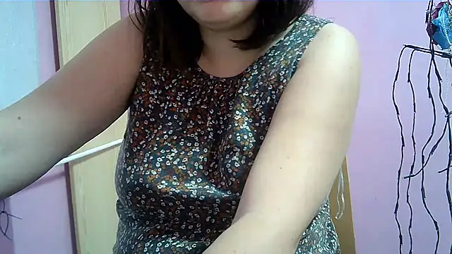 Snapshot of Lucinka1 chatting on 02/02/25, 02:45 Lucinka1 online show from 02/02/25, 02:45