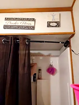 sweetkitty111 online show from 10/28/25, 04:05