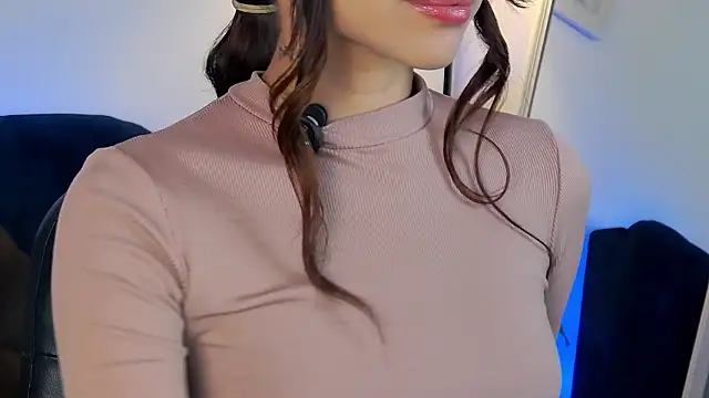 Snapshot of AllieEvans chatting on 03/14/26, 09:53 AllieEvans online show from 03/14/26, 09:53