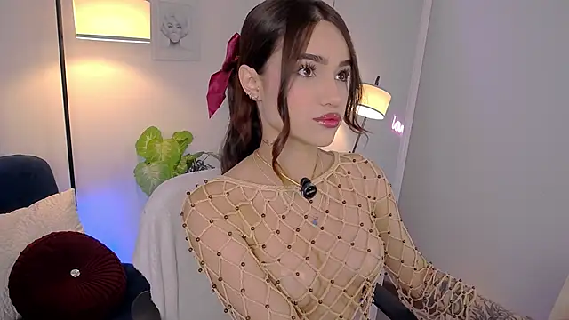 Snapshot of AllieEvans chatting on 04/09/26, 09:31 AllieEvans online show from 04/09/26, 09:31