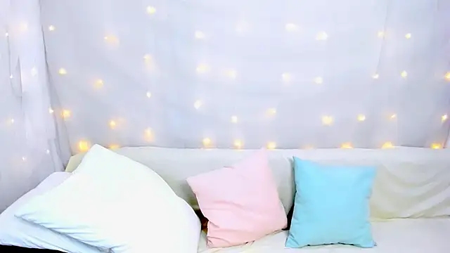 Snapshot of Lily_Daviss chatting on 12/17/25, 03:01 Lily Daviss online show from 12/17/25, 03:01