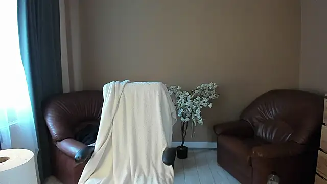 Snapshot of KaylaLaine chatting on 02/14/26, 07:38 KaylaLaine online show from 02/14/26, 07:38