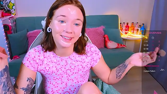 Snapshot of Karen_morris chatting on 10/25/25, 01:40 Karen morris online show from 10/25/25, 01:40