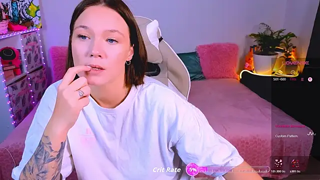 Snapshot of Karen_morris chatting on 12/02/25, 03:56 Karen morris online show from 12/02/25, 03:56