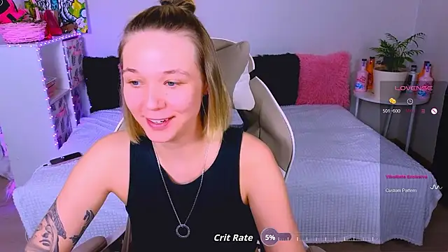 Snapshot of Karen_morris chatting on 03/21/26, 02:38 Karen morris online show from 03/21/26, 02:38