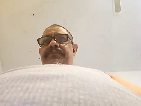 Snapshot of anyway2cum chatting on 01/17/25, 06:47 anyway2cum online show from 01/17/25, 06:47