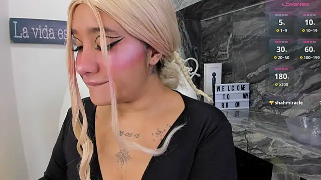 miss danika online show from 10/20/25, 11:10