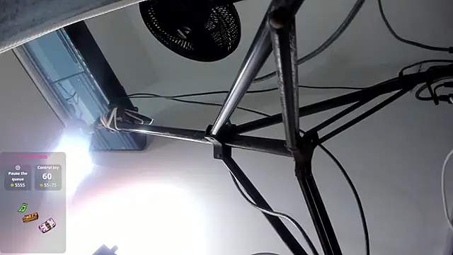 Snapshot of AllisonCherris chatting on 04/21/26, 04:19 AllisonCherris online show from 04/21/26, 04:19