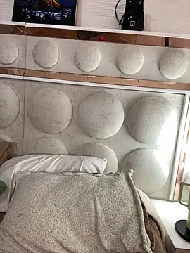 lucianaroy online show from 02/20/25, 02:40