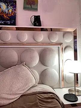 lucianaroy online show from 02/20/25, 05:44