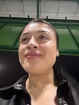 lucianaroy online show from 10/21/25, 01:17