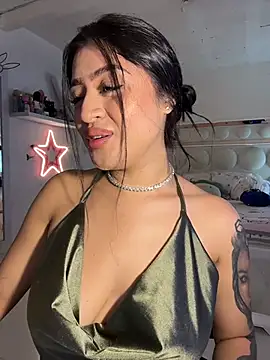 lucianaroy online show from 02/12/26, 03:45