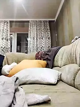 Snapshot of DjiniCD chatting on 01/08/25, 08:39 DjiniCD online show from 01/08/25, 08:39