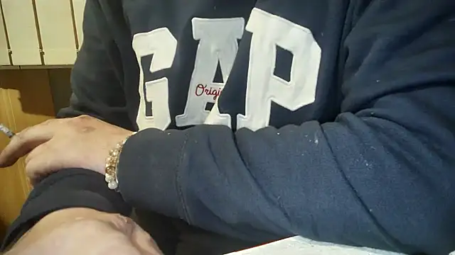 Snapshot of DjiniCD chatting on 02/06/26, 04:54 DjiniCD online show from 02/06/26, 04:54