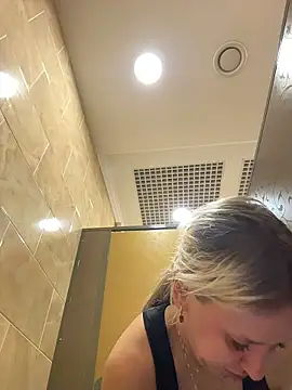 LikaCat online show from 01/10/26, 04:03