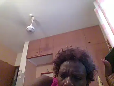 Snapshot of Shaz_brown chatting on 12/04/24, 03:37 Shaz brown online show from 12/04/24, 03:37