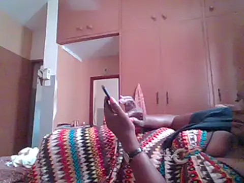 Snapshot of Shaz_brown chatting on 12/19/24, 11:39 Shaz brown online show from 12/19/24, 11:39
