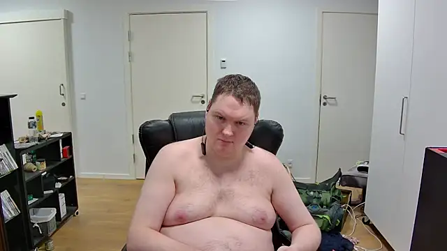 Snapshot of kresser1995DK21 chatting on 03/03/25, 12:04 kresser1995DK21 online show from 03/03/25, 12:04