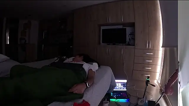 Snapshot of Alondra_fetish chatting on 01/19/25, 01:33 Alondra fetish online show from 01/19/25, 01:33