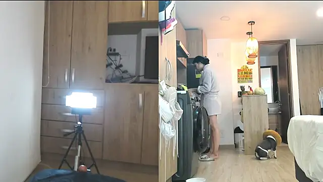 Snapshot of Alondra_fetish chatting on 03/19/25, 04:36 Alondra fetish online show from 03/19/25, 04:36